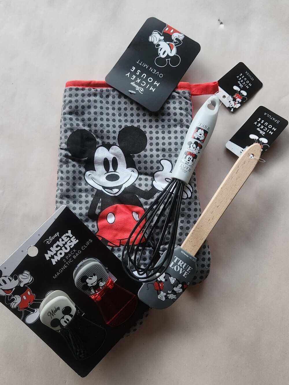 NWT Disney Mickey Mouse 4-Piece Baking Set - Picture 3 of 3